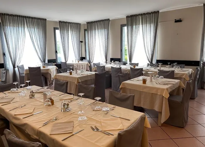 Del Mera-ristorante Da Lui ホテル 2*